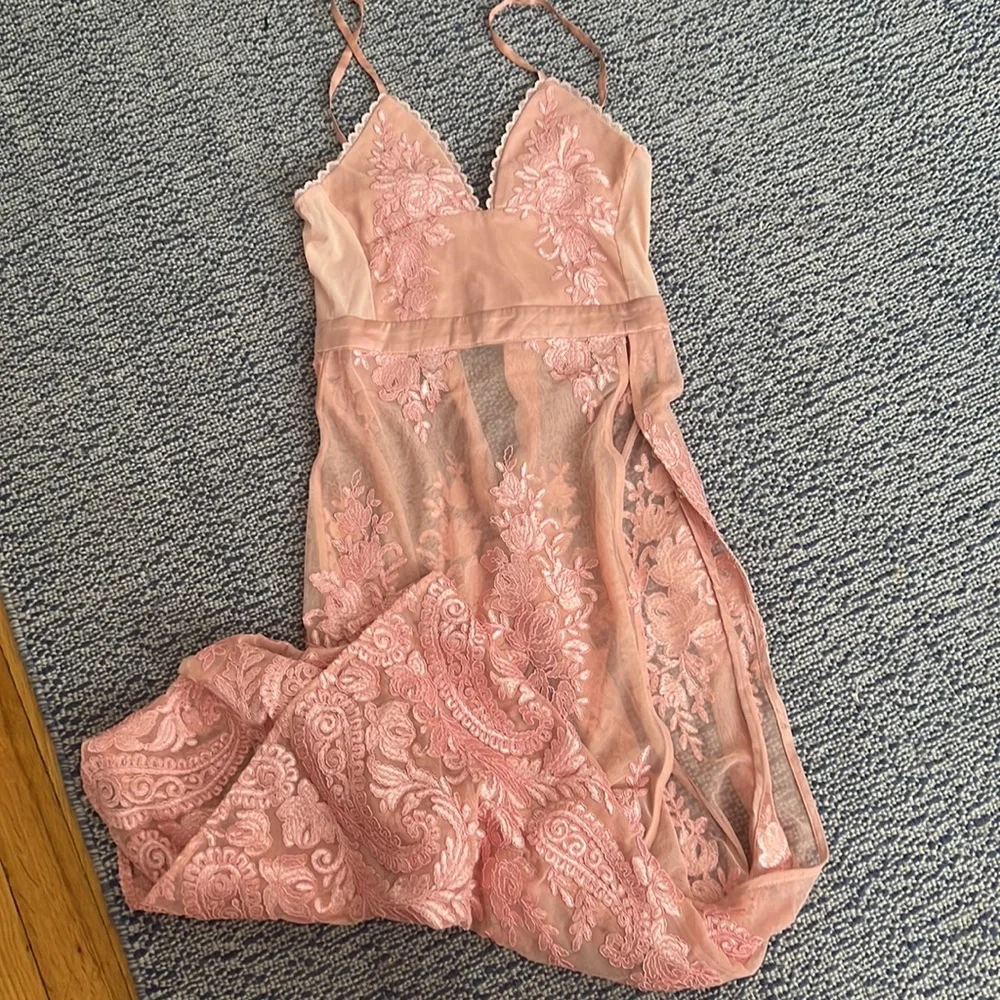 house of cb ‘Lucia' pink lace long dress - Picture 8 of 8